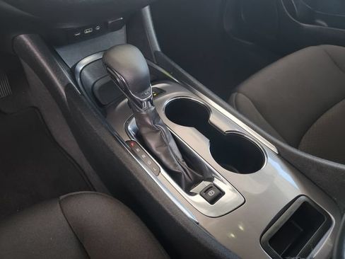 Used 2025 Chevrolet Malibu LT FWD image 18