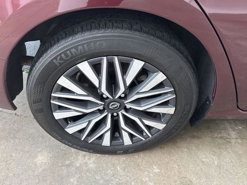 Used 2025 Nissan Altima 2.5 SV image 32