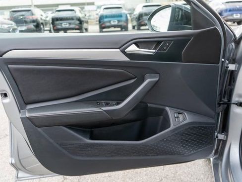 Used 2024 Volkswagen Jetta Sport image 18