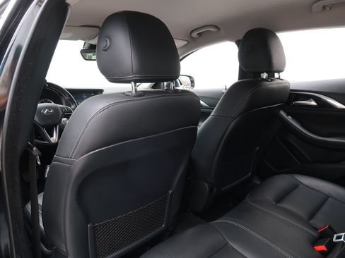 Used 2017 INFINITI QX30 image 28