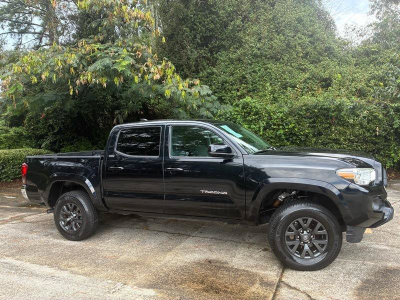 Used 2020 Toyota Tacoma SR5 RWD image 3