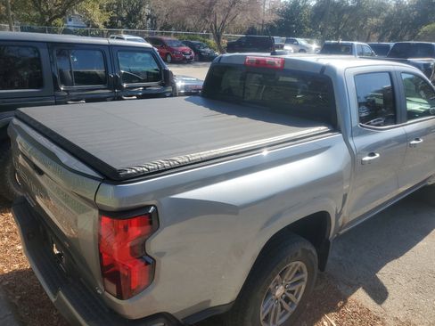 Used 2023 Chevrolet Colorado LT w/ LT Convenience Package image 5