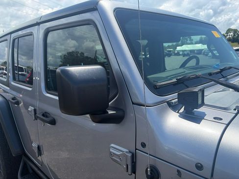 Used 2018 Jeep Wrangler Unlimited Rubicon AWD/4WD image 14