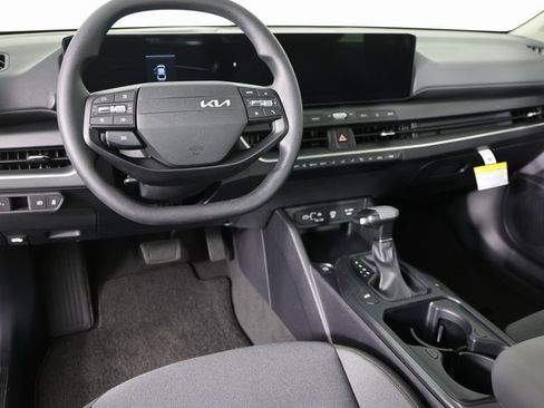 Certified 2025 Kia K4 LXS image 9