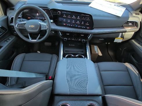 New 2026 Chevrolet Suburban Premier image 5