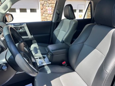 Used 2019 Toyota 4Runner SR5 Premium AWD/4WD image 12