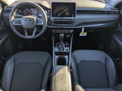 New 2026 Jeep Compass Latitude image 14
