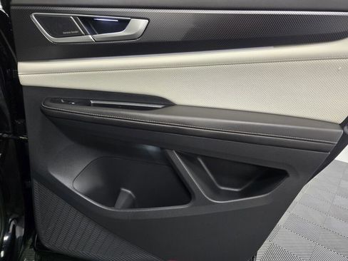 Used 2024 Volkswagen Atlas Cross Sport SEL Premium R-Line image 25