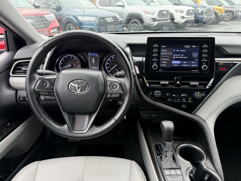 Used 2023 Toyota Camry SE image 16