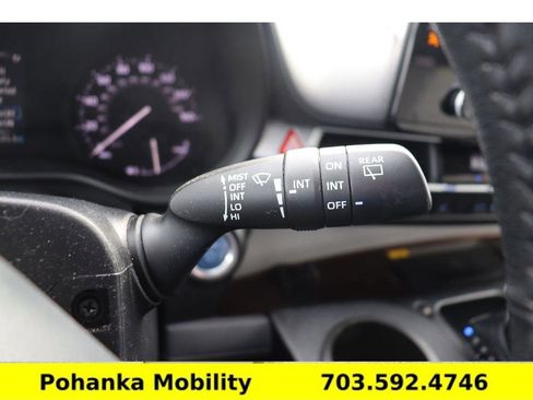 Used 2021 Toyota Sienna XLE w/ XLE Plus Package image 11