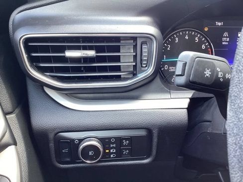 Used 2023 Ford Explorer XLT w/ Equipment Group 202A AWD/4WD image 36