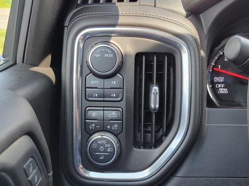 Used 2020 Chevrolet Silverado 1500 RST AWD/4WD image 12
