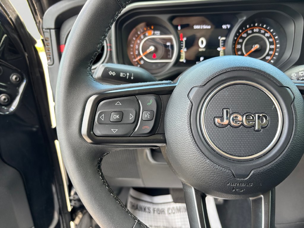 Used 2026 Jeep Wrangler Unlimited Rubicon AWD/4WD image 21
