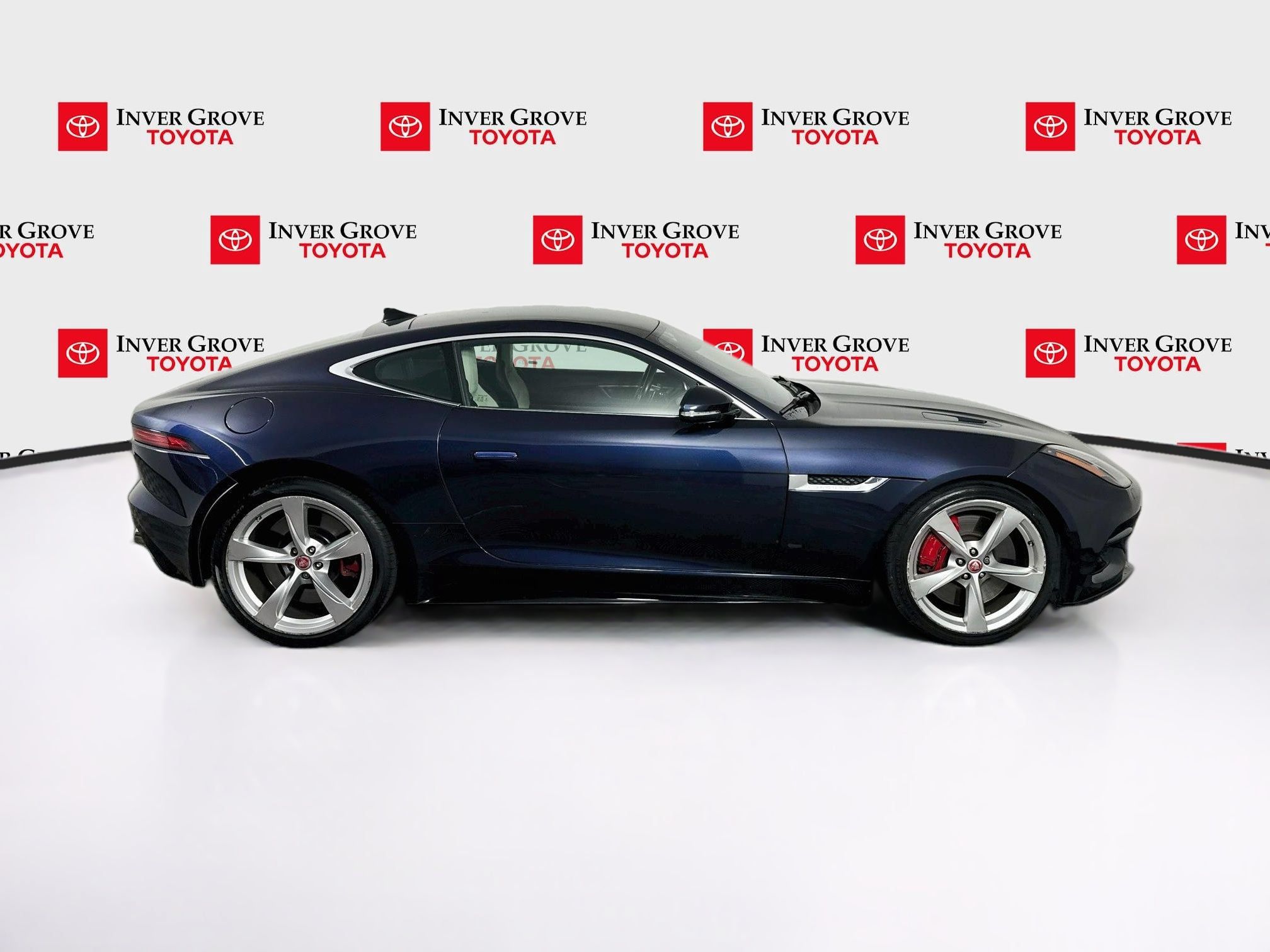 Used 2018 Jaguar F-TYPE R AWD/4WD image 3