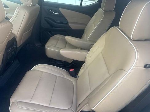 Used 2022 Chevrolet Traverse Premier AWD/4WD image 11