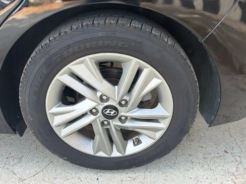 Used 2019 Hyundai Elantra Value Edition FWD image 41
