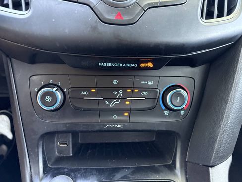 Used 2018 Ford Focus S FWD image 21