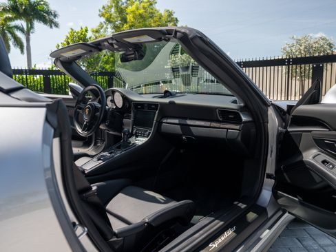 Used 2019 Porsche 911 Speedster RWD image 51