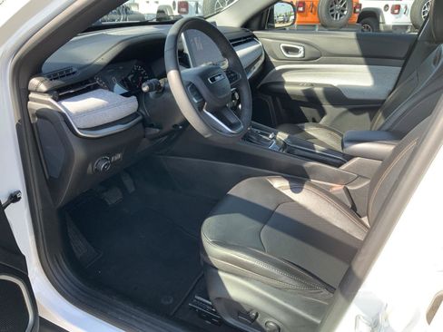 Used 2023 Jeep Compass Latitude AWD/4WD image 23