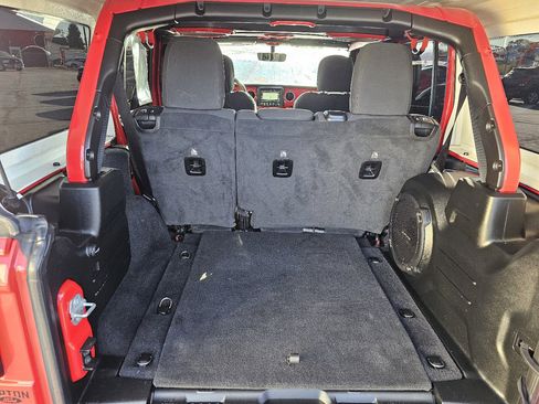 Used 2020 Jeep Wrangler Unlimited Sahara w/ Uconnect 4C Nav & Sound Group image 28