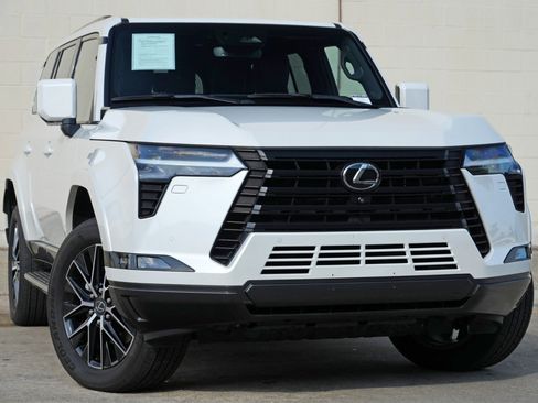 Used 2024 Lexus GX 550 w/ Cold Area Package AWD/4WD image 4