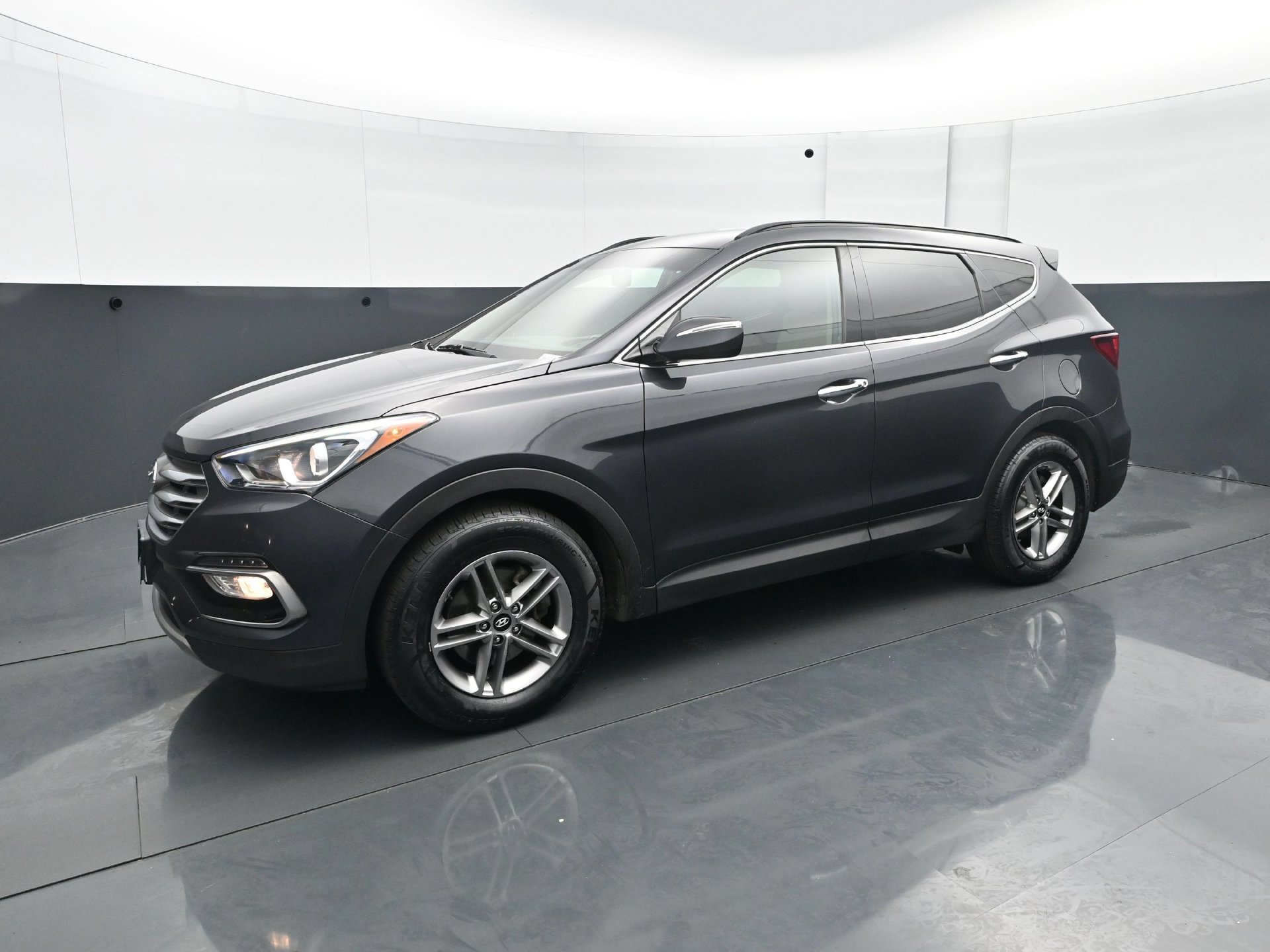Used 2018 Hyundai Santa Fe Sport w/ 2.4L Value Package 02 FWD image 2