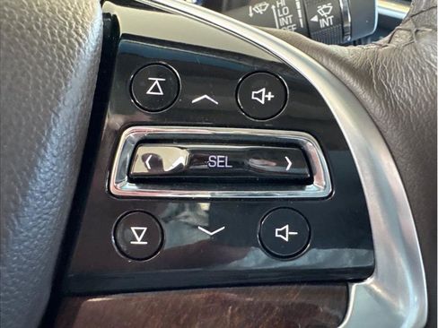 Used 2013 Cadillac XTS Premium image 19