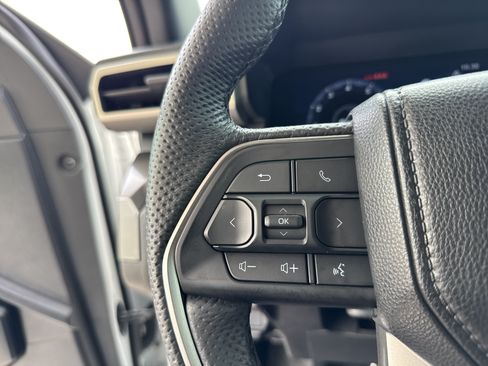 Used 2024 Toyota Tacoma TRD Sport AWD/4WD image 19