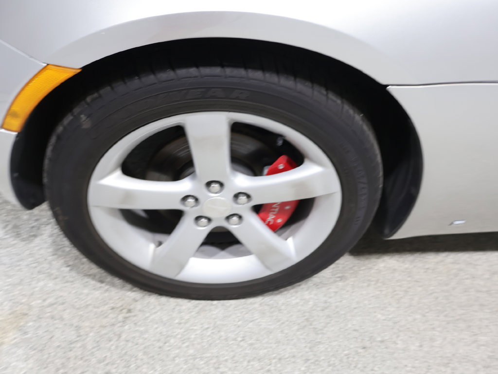 Used 2006 Pontiac Solstice Convertible w/ Premium Package RWD image 21
