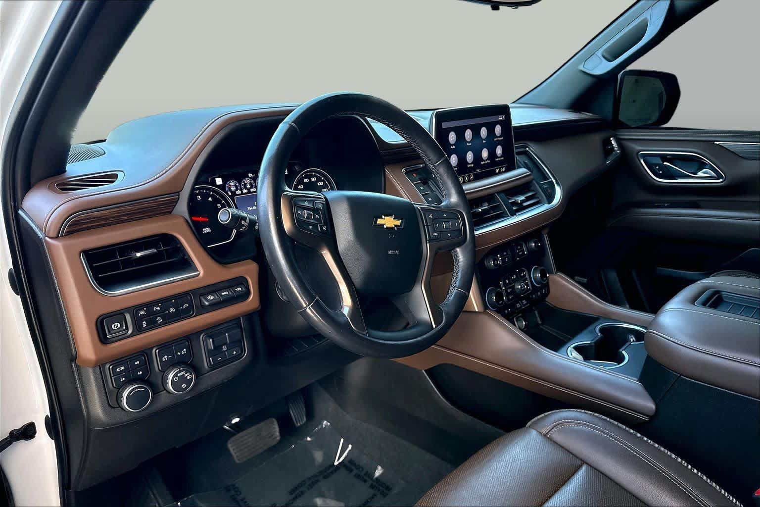 Used 2021 Chevrolet Suburban High Country w/ Premium Package AWD/4WD image 18