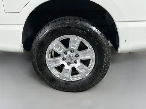 Used 2017 Nissan Titan SV AWD/4WD image 32
