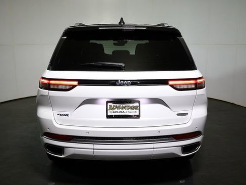 Used 2022 Jeep Grand Cherokee Summit AWD/4WD image 10