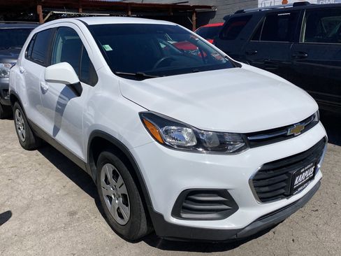 Used 2017 Chevrolet Trax LS FWD image 4