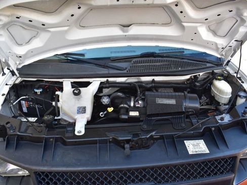 Used 2014 Chevrolet Express 2500 image 12