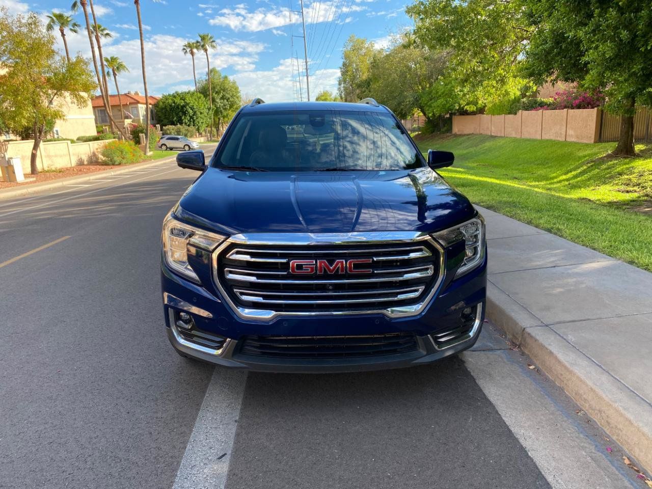 Used 2022 GMC Terrain SLT w/ Tech Package AWD/4WD image 3