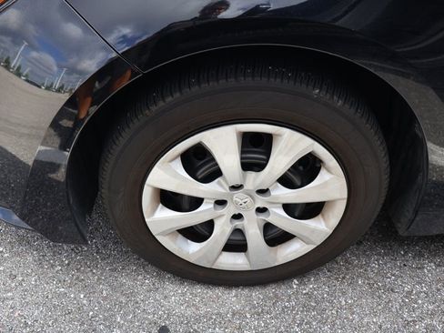 Used 2024 Toyota Corolla LE FWD image 4