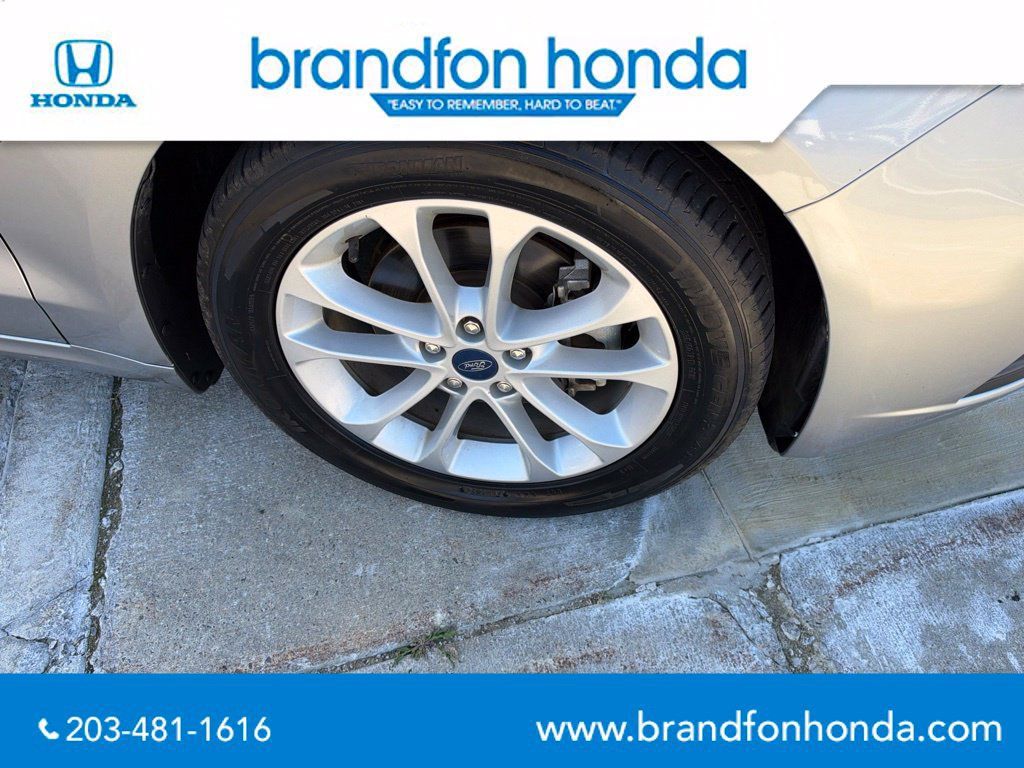 Used 2020 Ford Fusion SE FWD image 32