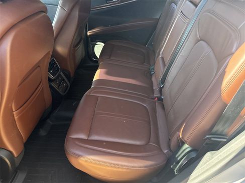 Used 2017 Lincoln MKX Reserve w/ Canadian Touring Package image 6