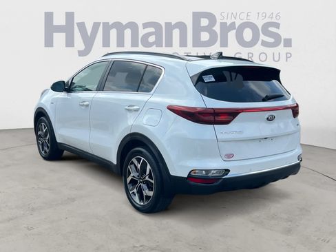 Certified 2022 Kia Sportage EX w/ EX Technology Package AWD/4WD image 6