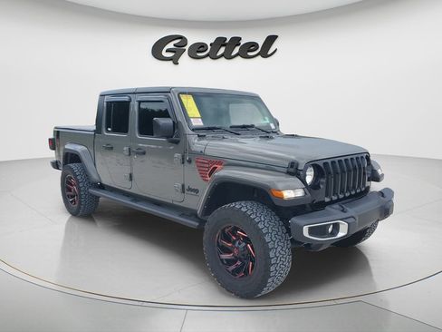 Used 2023 Jeep Gladiator Sport AWD/4WD image 3