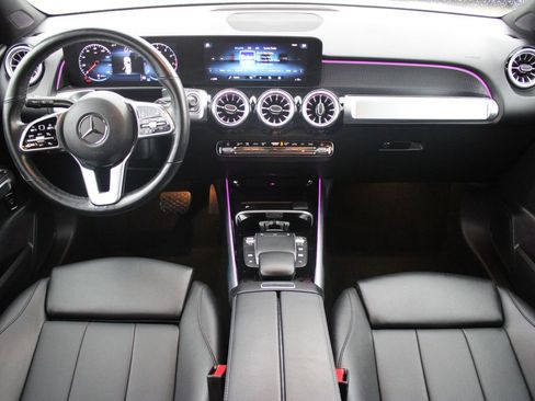 Used 2023 Mercedes-Benz GLB 250 4MATIC w/ Premium Package image 23