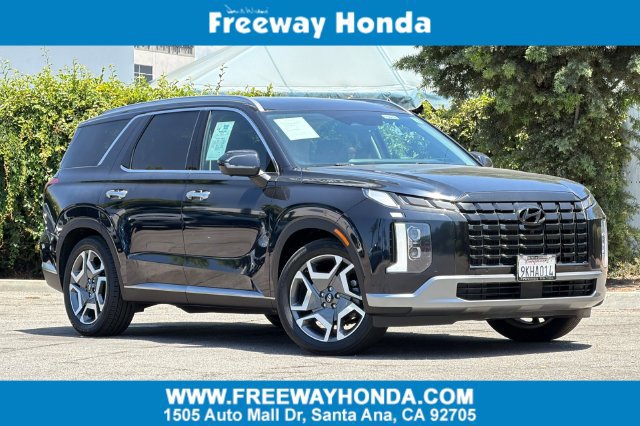 Used 2024 Hyundai Palisade Limited FWD image 1