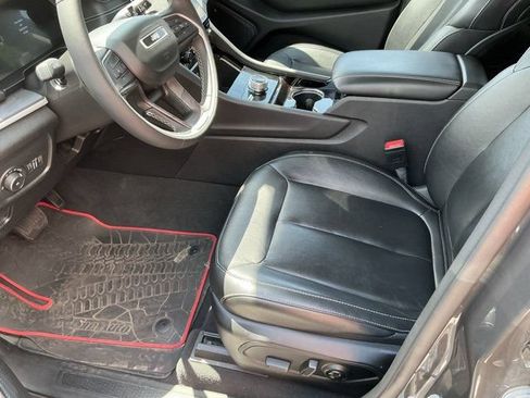 Used 2023 Jeep Grand Cherokee Limited AWD/4WD image 20
