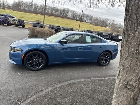 Used 2023 Dodge Charger SXT w/ Blacktop Package image 7