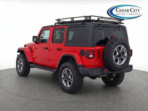 Used 2018 Jeep Wrangler Unlimited Sahara AWD/4WD image 3