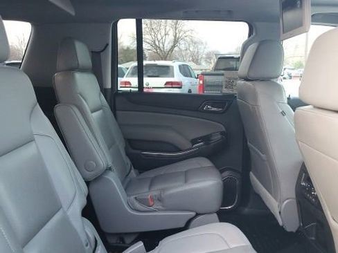 Used 2019 Chevrolet Suburban LT image 20