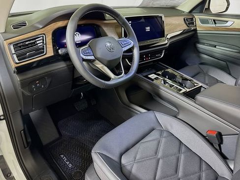 New 2026 Volkswagen Atlas SE image 5