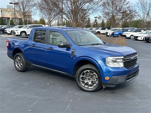 Used 2023 Ford Maverick XLT image 2