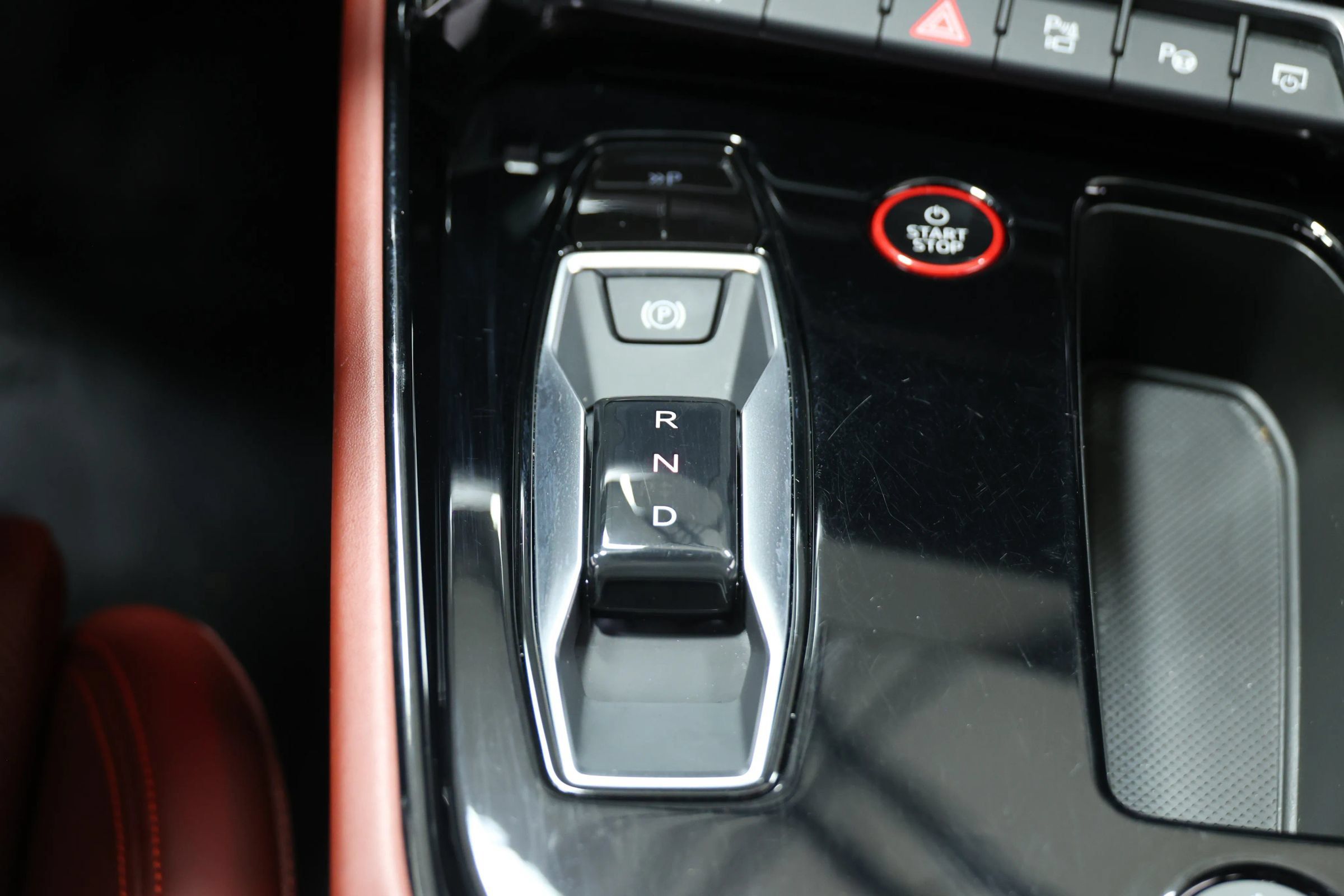 Used 2023 Audi RS e-tron GT w/ Carbon Performance Package AWD/4WD image 44