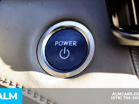 Used 2021 Toyota Highlander XLE image 31